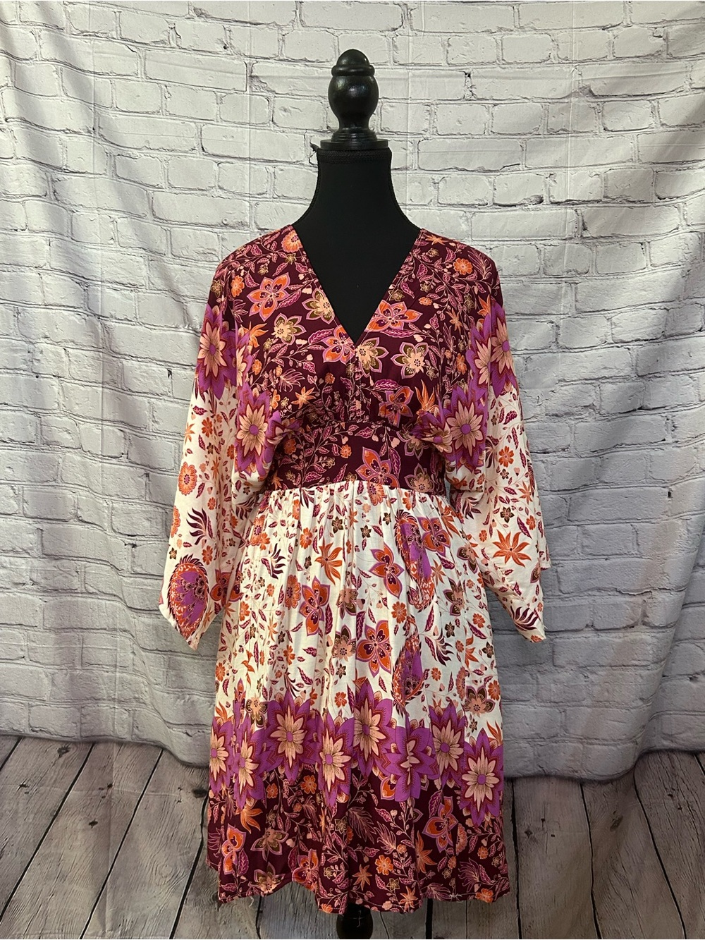 Aakaa Purple and White Floral V-Neck Midi Dress